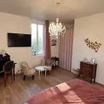 Chateau Segot 3* Neuilly-le-Réal