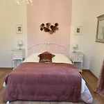 Chateau Segot Nocleg ze śniadaniem 3*
