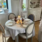 Chateau Segot Bed & Breakfast 3*