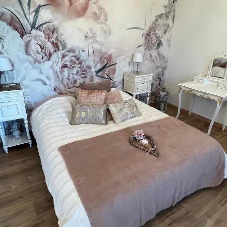 Bed & Breakfast Chateau Segot Neuilly-le-Réal