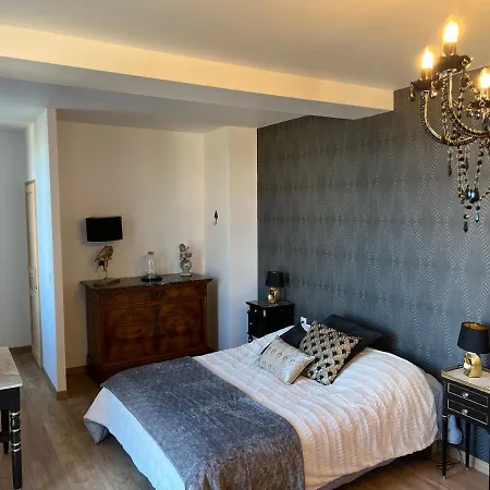 Chateau Segot 3*