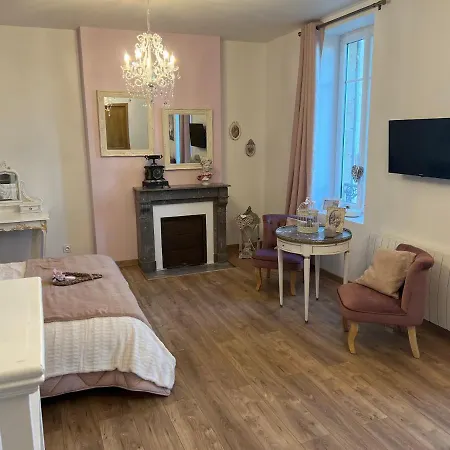 Chateau Segot Bed & Breakfast