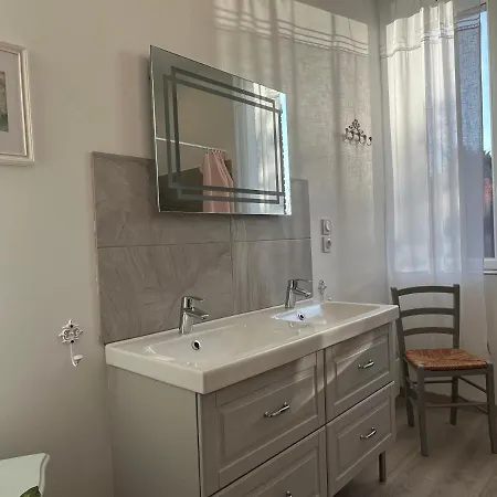 Chateau Segot Bed & Breakfast Neuilly-le-Réal