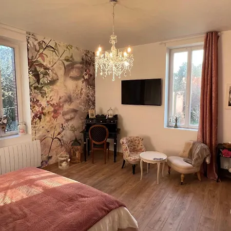 Chateau Segot Bed & Breakfast 3*