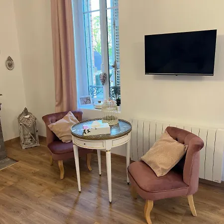 Frühstückspension Chateau Segot 3*