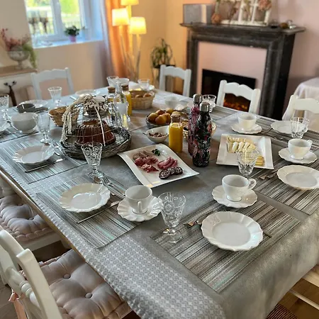 Chateau Segot Bed & Breakfast Neuilly-le-Réal