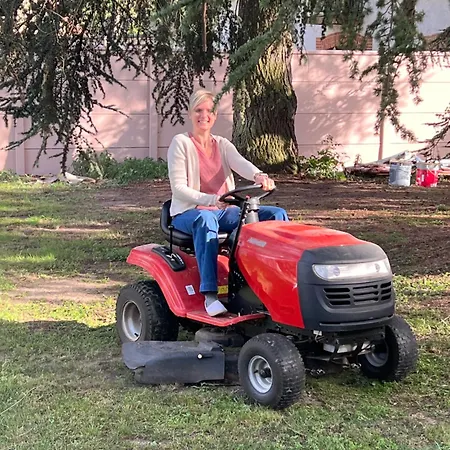 Chateau Segot 3* Neuilly-le-Réal